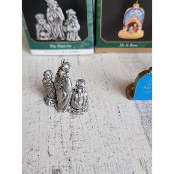 Hallmark miniature religious nativity scene Jesus three kings ornament Xmas - Picture 5 of 6